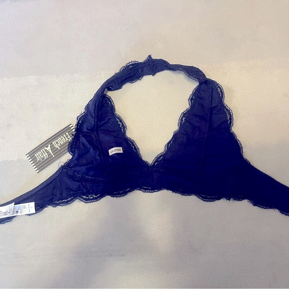 Women size small lace bralette - Picture 4 of 4